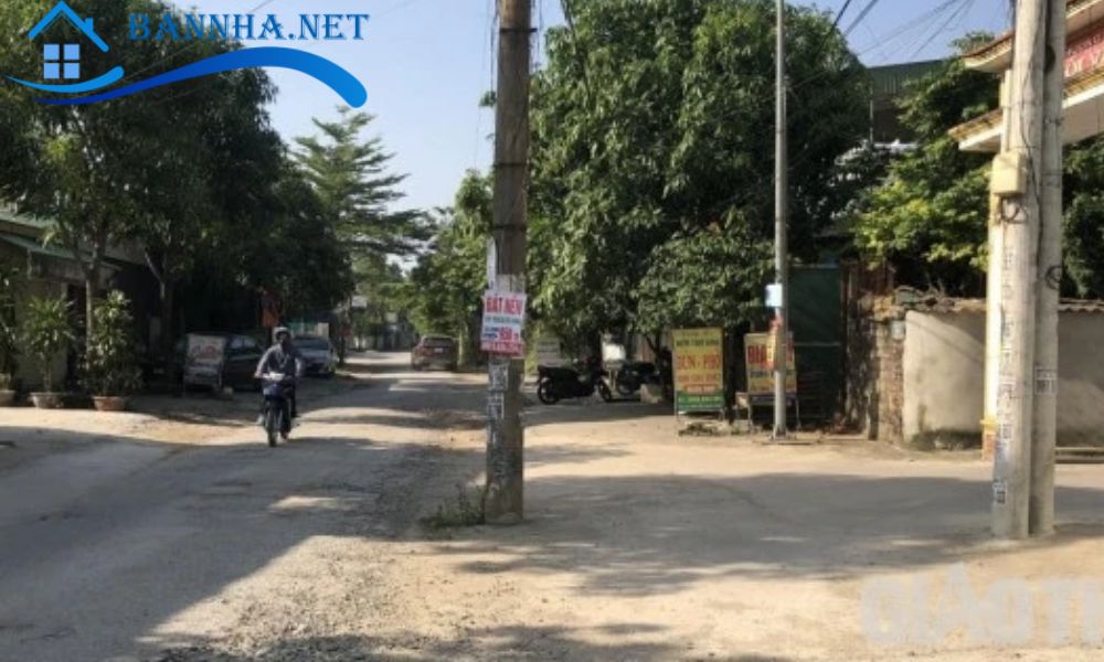 Đất lưu không là gì? Quy định pháp luật, rủi ro và 4 bước xác định đất lưu không mới nhất 2025 8 Ảnh hưởng của đất lưu không đến giá trị và quyền lợi bất động sản liền kề