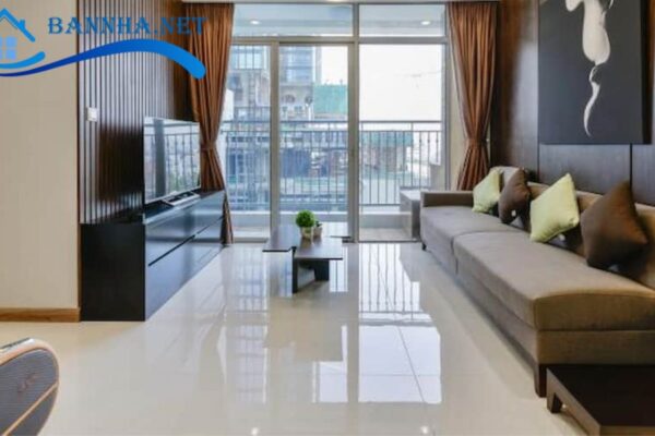 Thách thức tài chính và áp lực giá nhà đối với người trẻ Việt Nam năm 2025