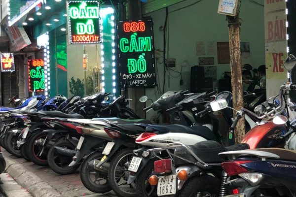 So sánh chi tiết giữa cầm đồ uy tín và vay thế chấp ngân hàng