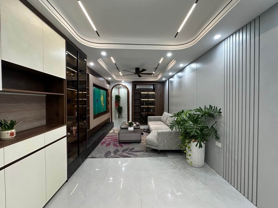 Nhà Hoàng Văn Thái 40m2 x 5T, gara ô tô, gần Vành đai 2.5, giá chào 15 tỷ 2 PK 6a8b1fb78a4b0