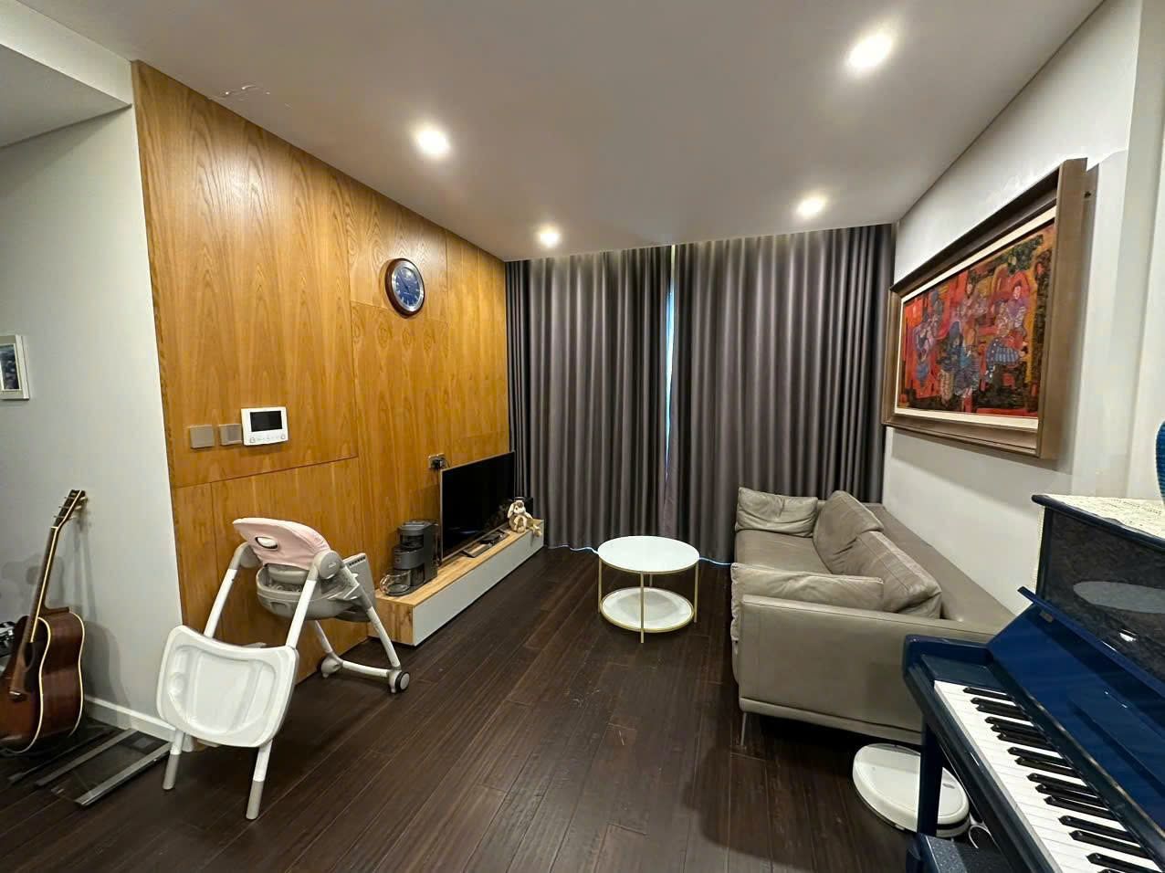 🔥 HÀNG HIẾM: Nhượng gấp 2PN 77m2 Vinhomes D'Capitale tòa C6 - View thành phố, full đồ chỉ 8.8 tỷ 10 ban can 2 ngu Vinhomes DCapitale 01 6aa75bb5c6354